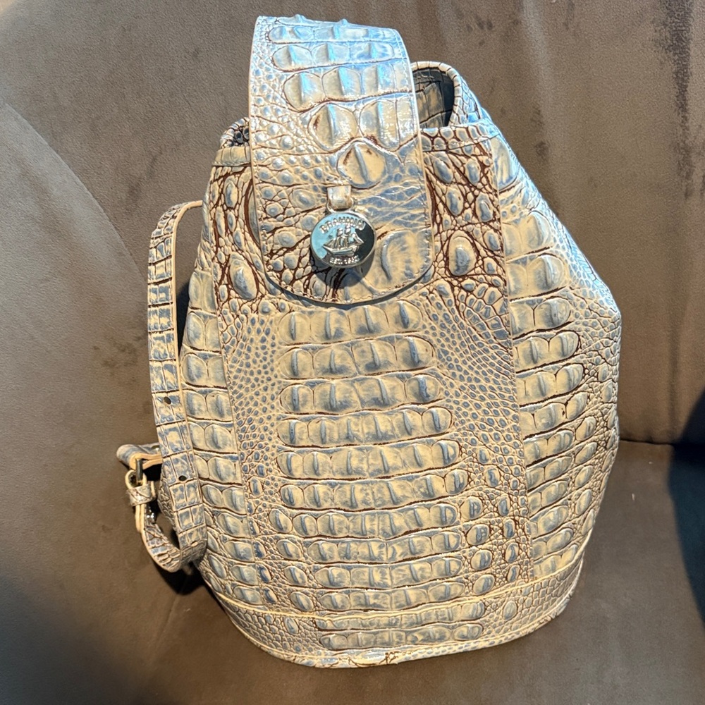 Croc-Embossed Leather Bucket Bag in Light Gray